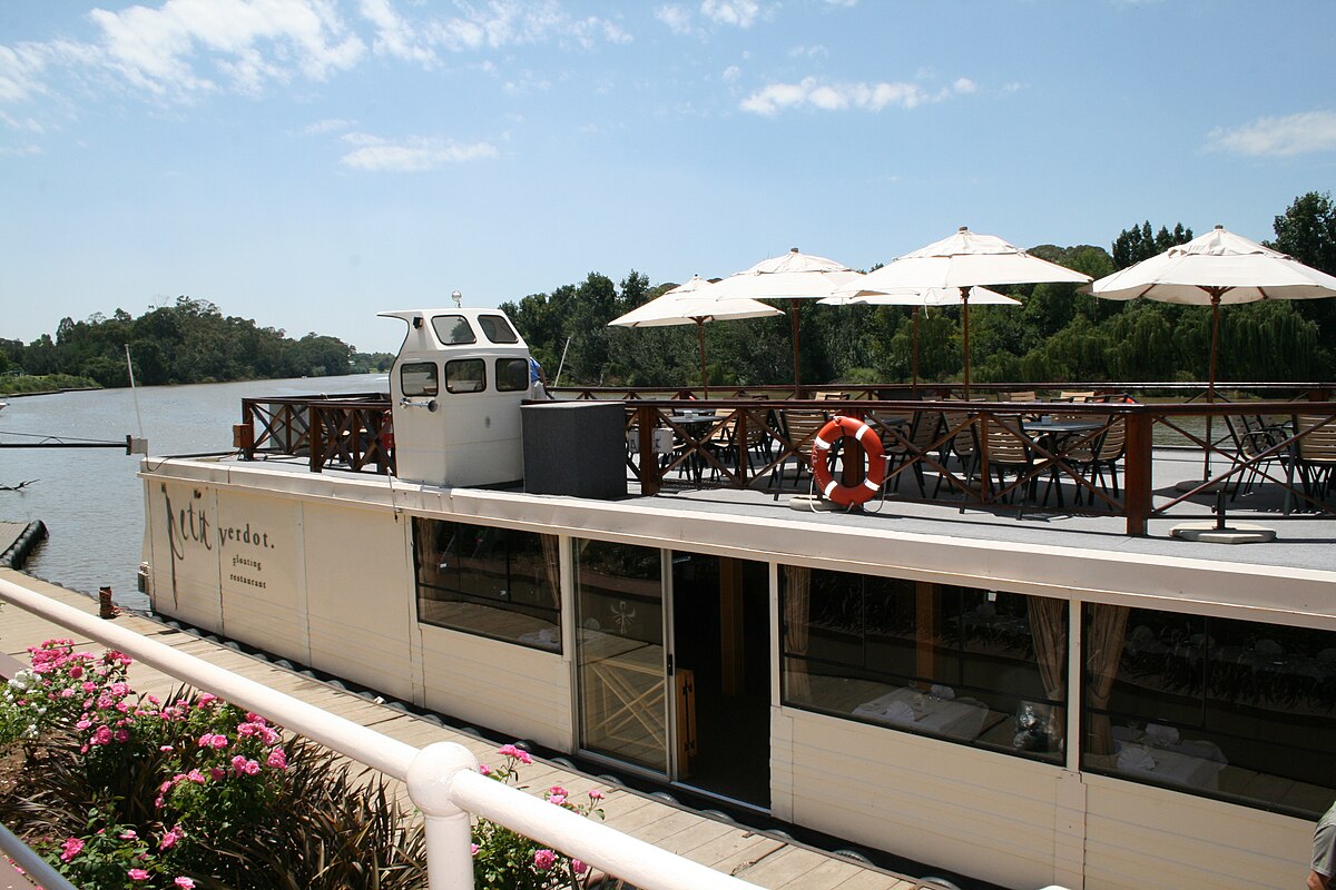 Legal aspects of organizing a floating restaurant on the river - consultant.net.ua