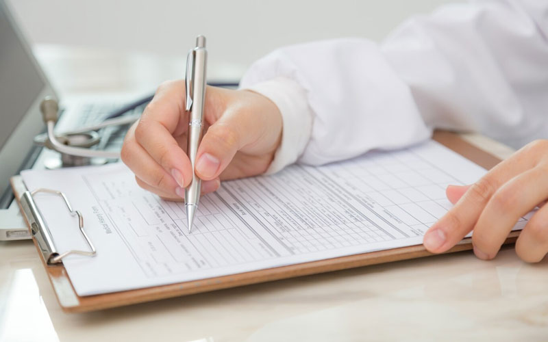 Виконувати роботу під час перебування на «лікарняному» не можна - consultant.net.ua
